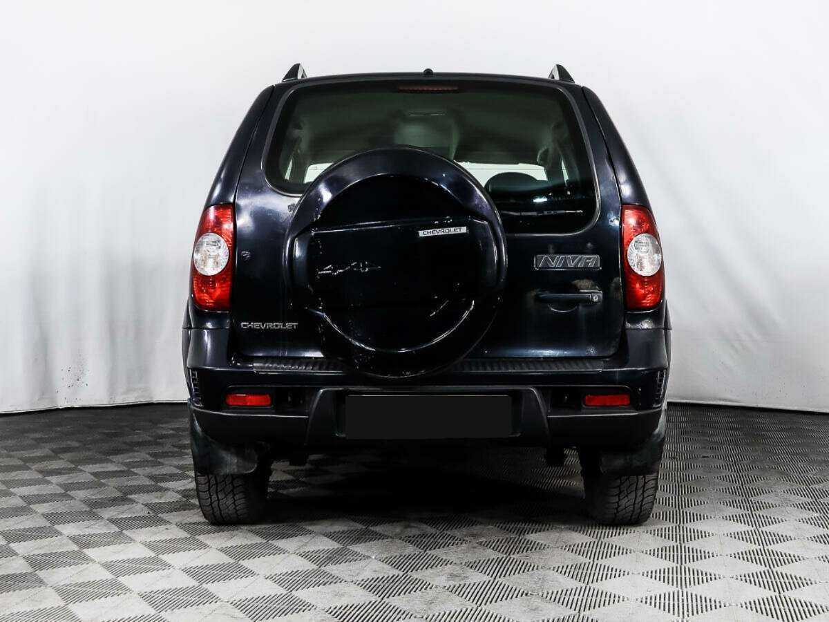 Chevrolet Niva с пробегом — 2010 год. Фото: #5