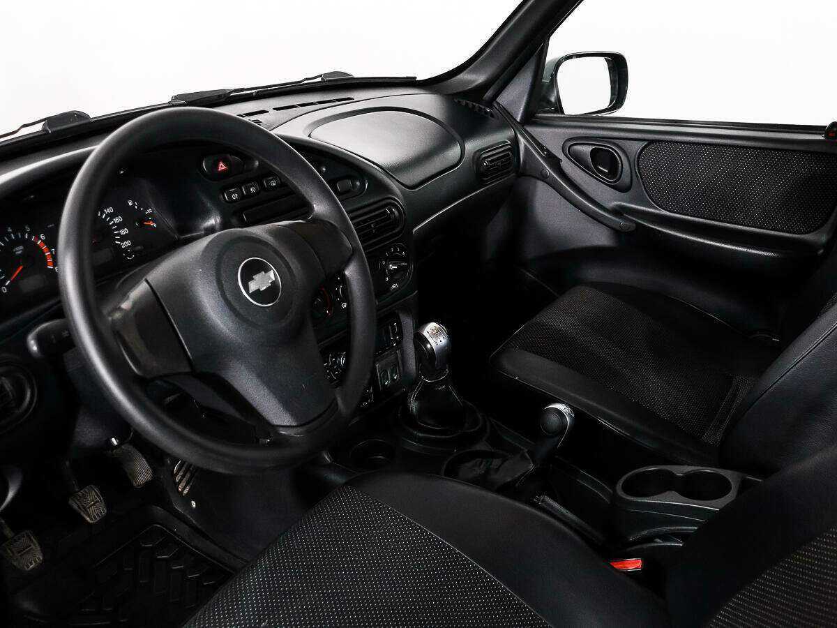 Chevrolet Niva с пробегом — 2010 год. Фото: #8