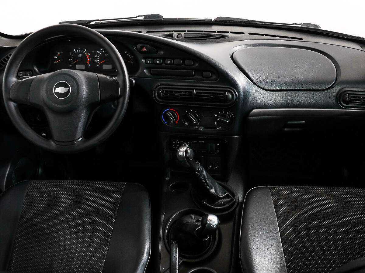 Chevrolet Niva с пробегом — 2010 год. Фото: #11