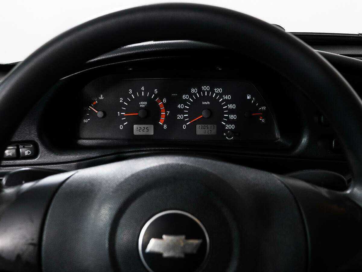 Chevrolet Niva с пробегом — 2010 год. Фото: #14