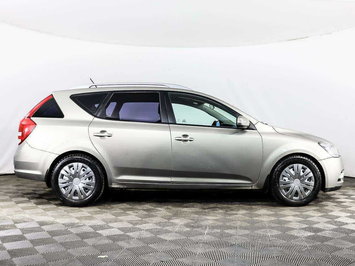 Kia Ceed с пробегом — 2010 год. Фото: #3