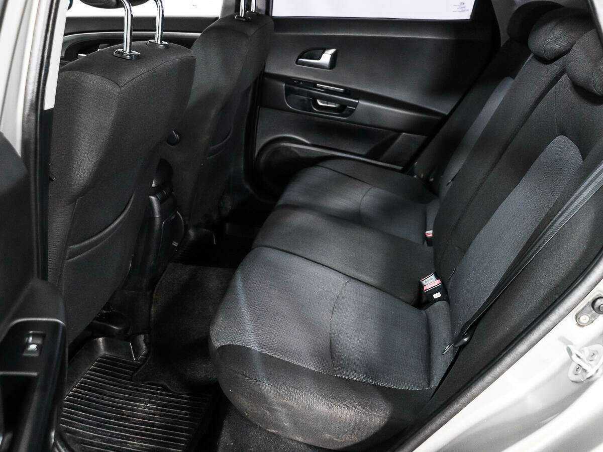 Kia Ceed с пробегом — 2010 год. Фото: #9