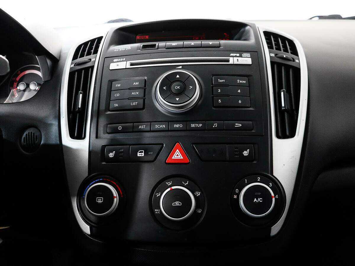 Kia Ceed с пробегом — 2010 год. Фото: #12