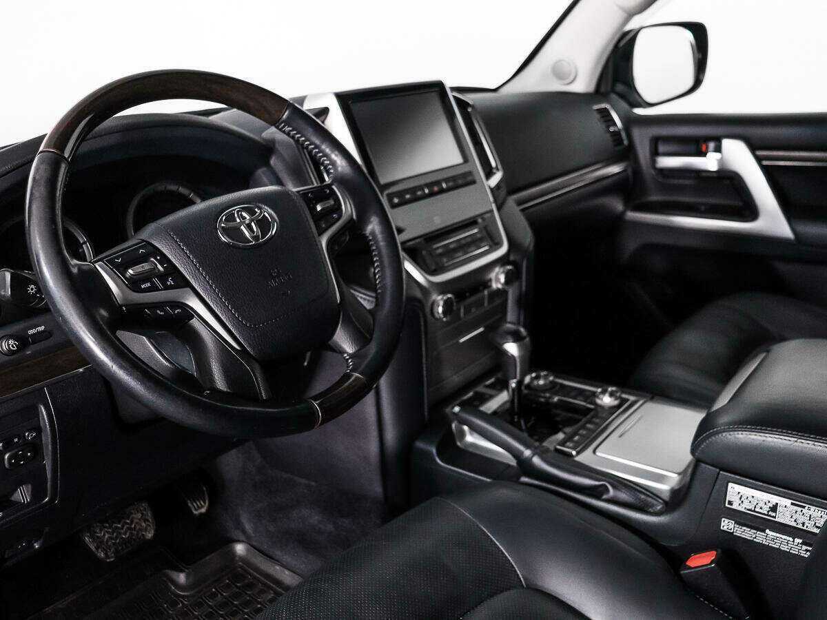 Toyota Land Cruiser с пробегом — 2016 год. Фото: #8