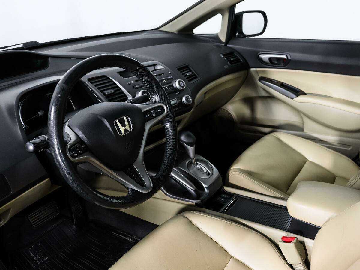 Honda Civic с пробегом — 2008 год. Фото: #8