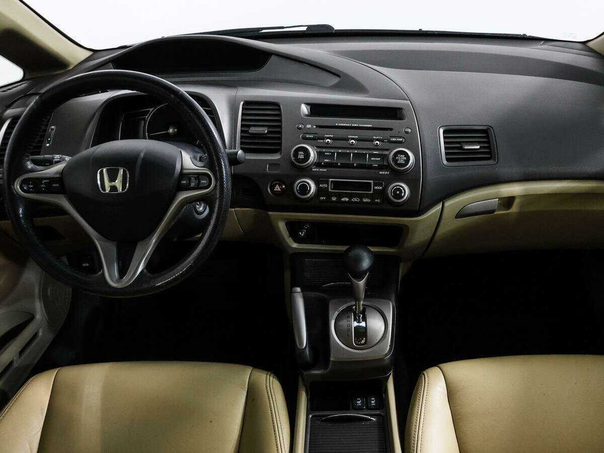 Honda Civic с пробегом — 2008 год. Фото: #11
