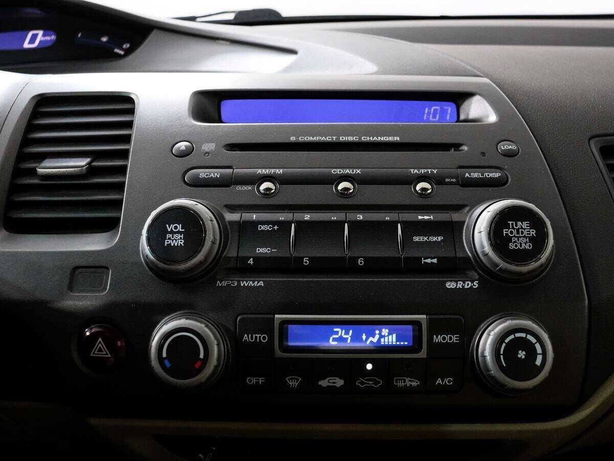 Honda Civic с пробегом — 2008 год. Фото: #12