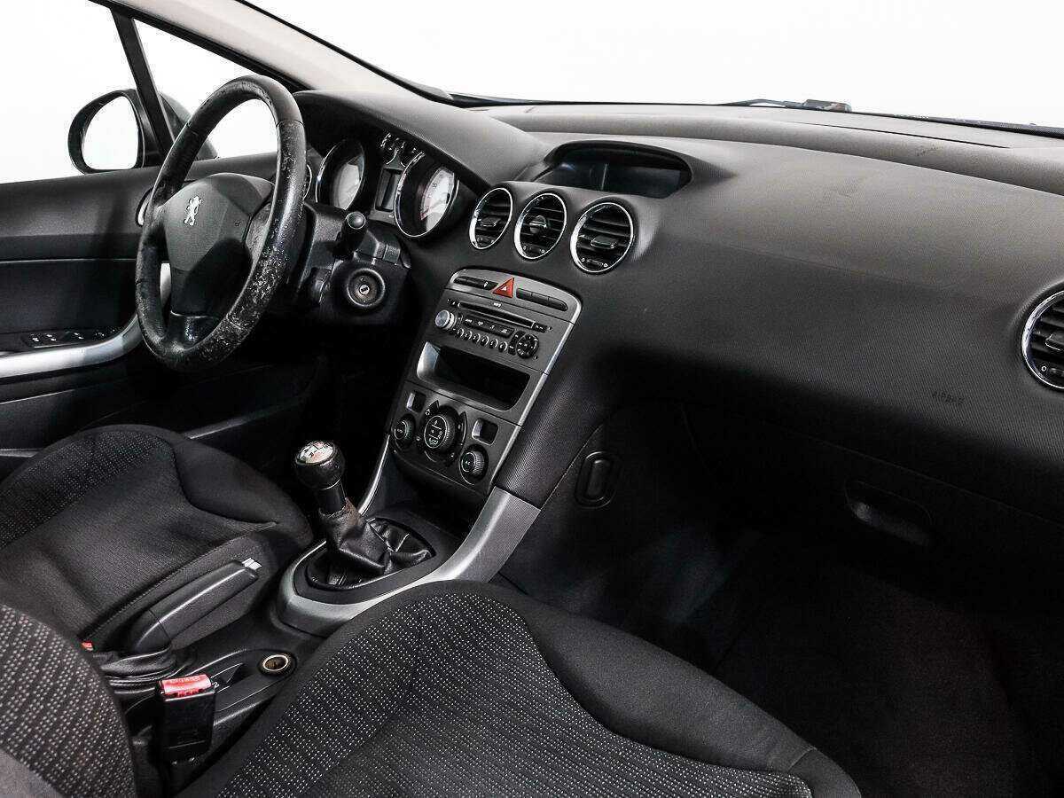 Peugeot 308 с пробегом — 2009 год. Фото: #10