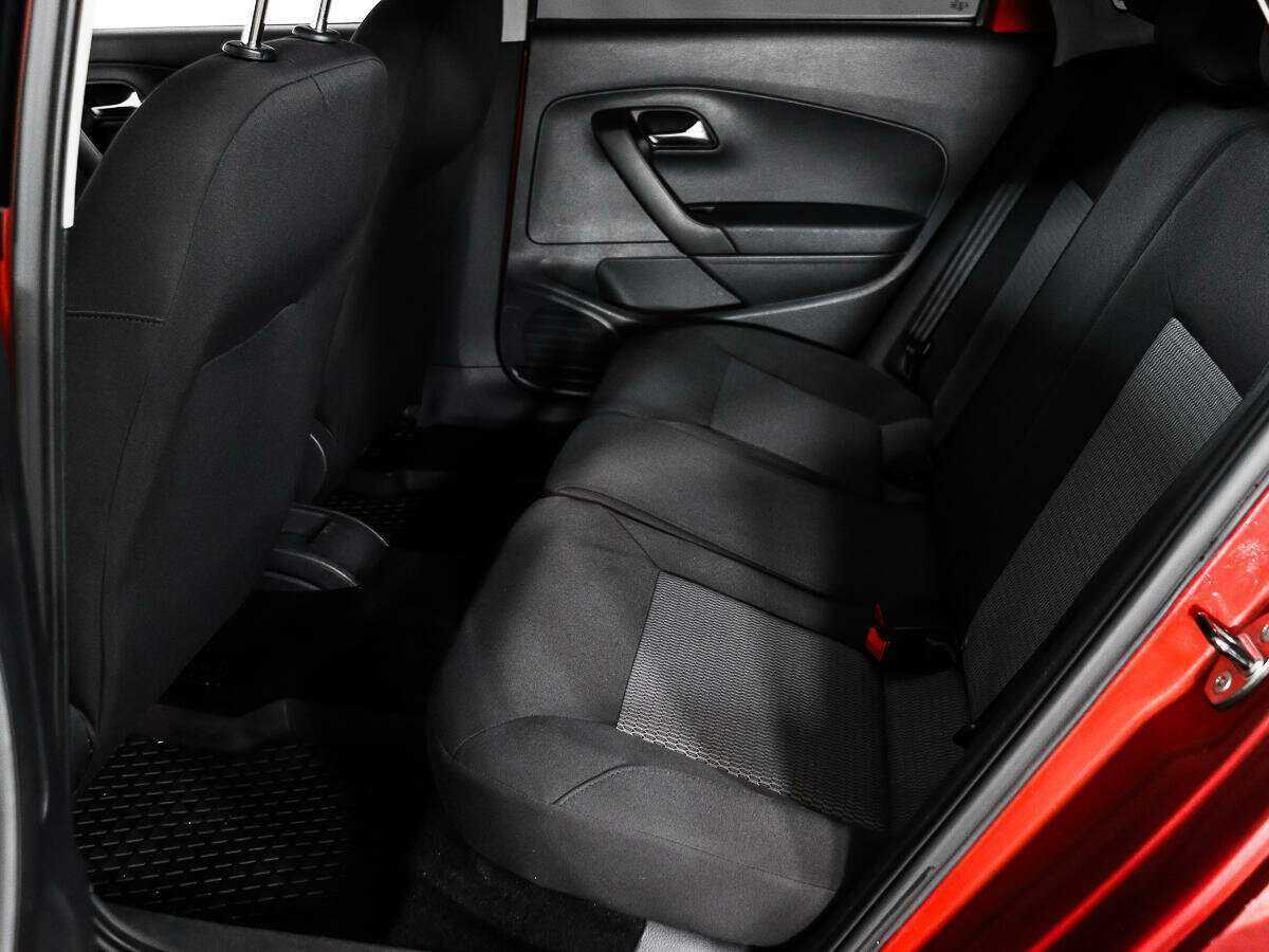 Volkswagen Polo с пробегом — 2011 год. Фото: #5