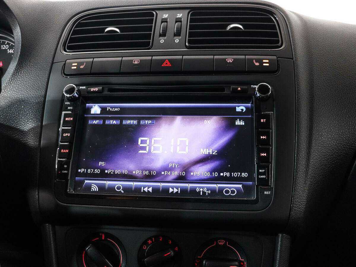 Volkswagen Polo с пробегом — 2011 год. Фото: #8