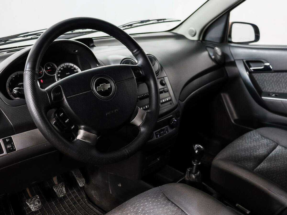 Chevrolet Aveo с пробегом — 2007 год. Фото: #8