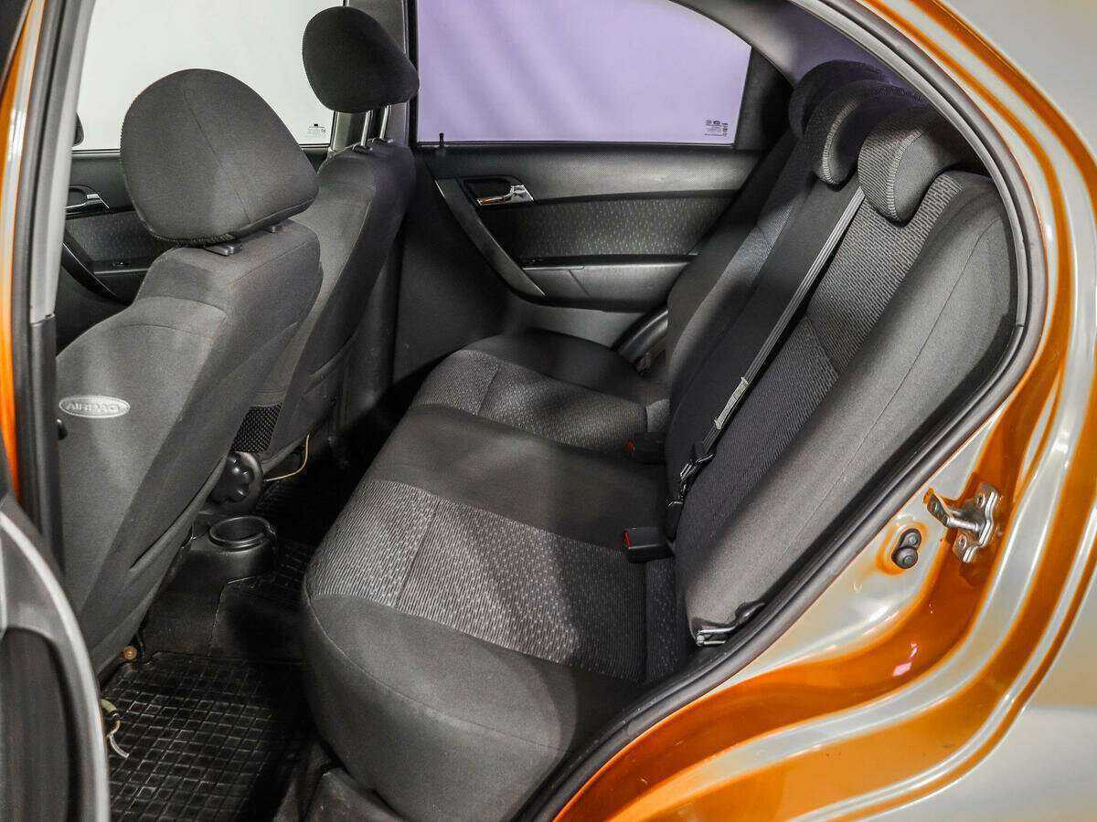 Chevrolet Aveo с пробегом — 2007 год. Фото: #9