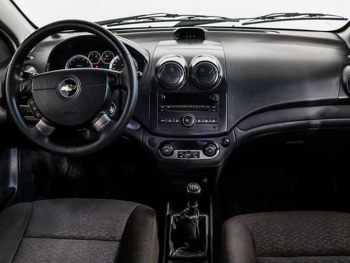 Chevrolet Aveo с пробегом — 2007 год. Фото: #10