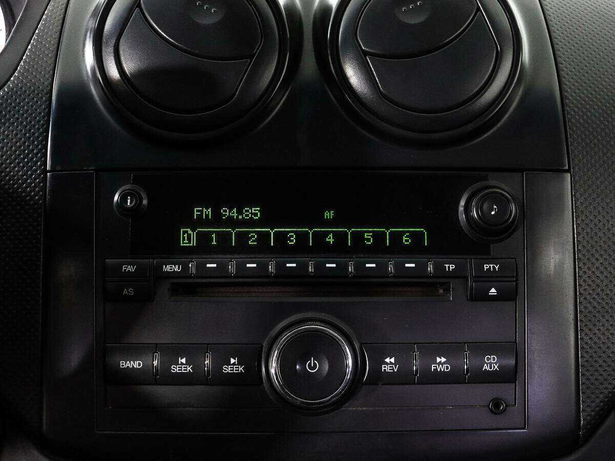 Chevrolet Aveo с пробегом — 2007 год. Фото: #11