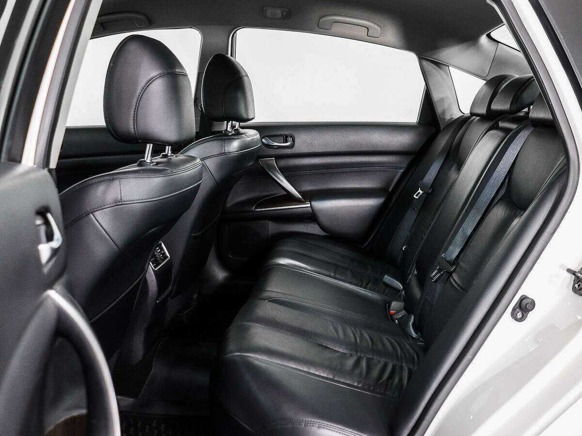 Nissan Teana с пробегом — 2011 год. Фото: #10