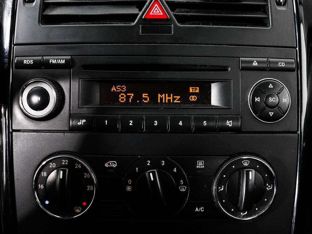 Mercedes-Benz A-Класс с пробегом — 2010 год. Фото: #12