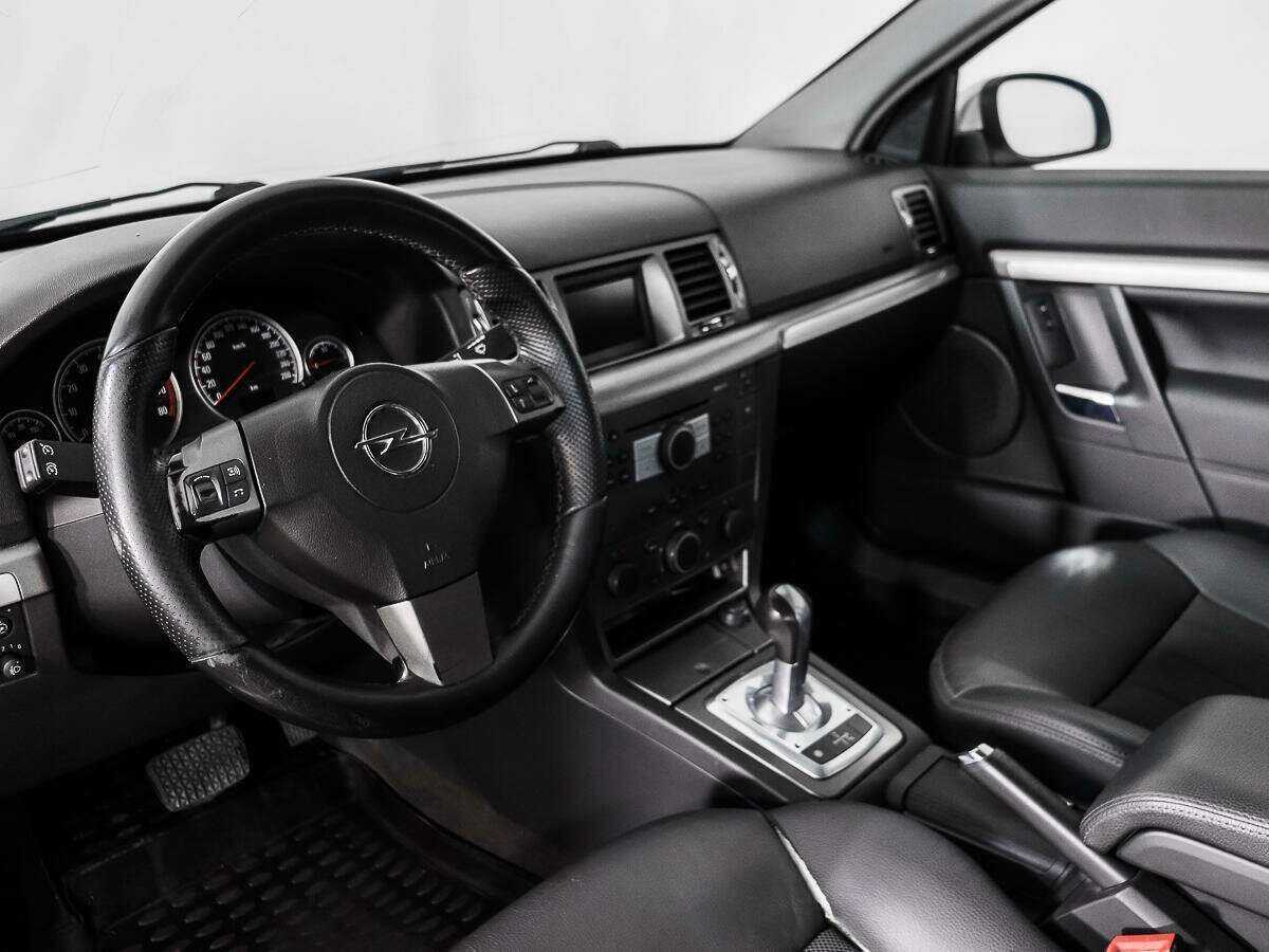 Opel Vectra с пробегом — 2008 год. Фото: #8