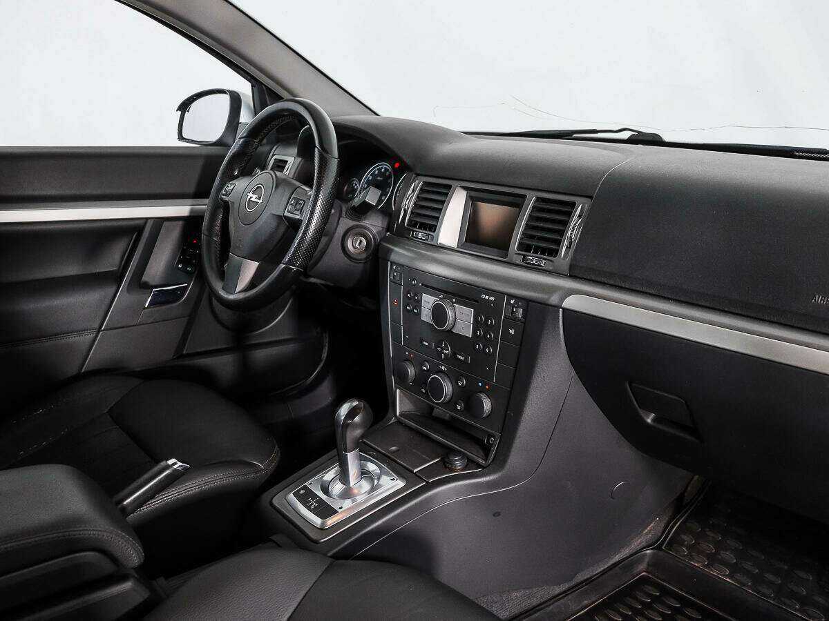 Opel Vectra с пробегом — 2008 год. Фото: #10