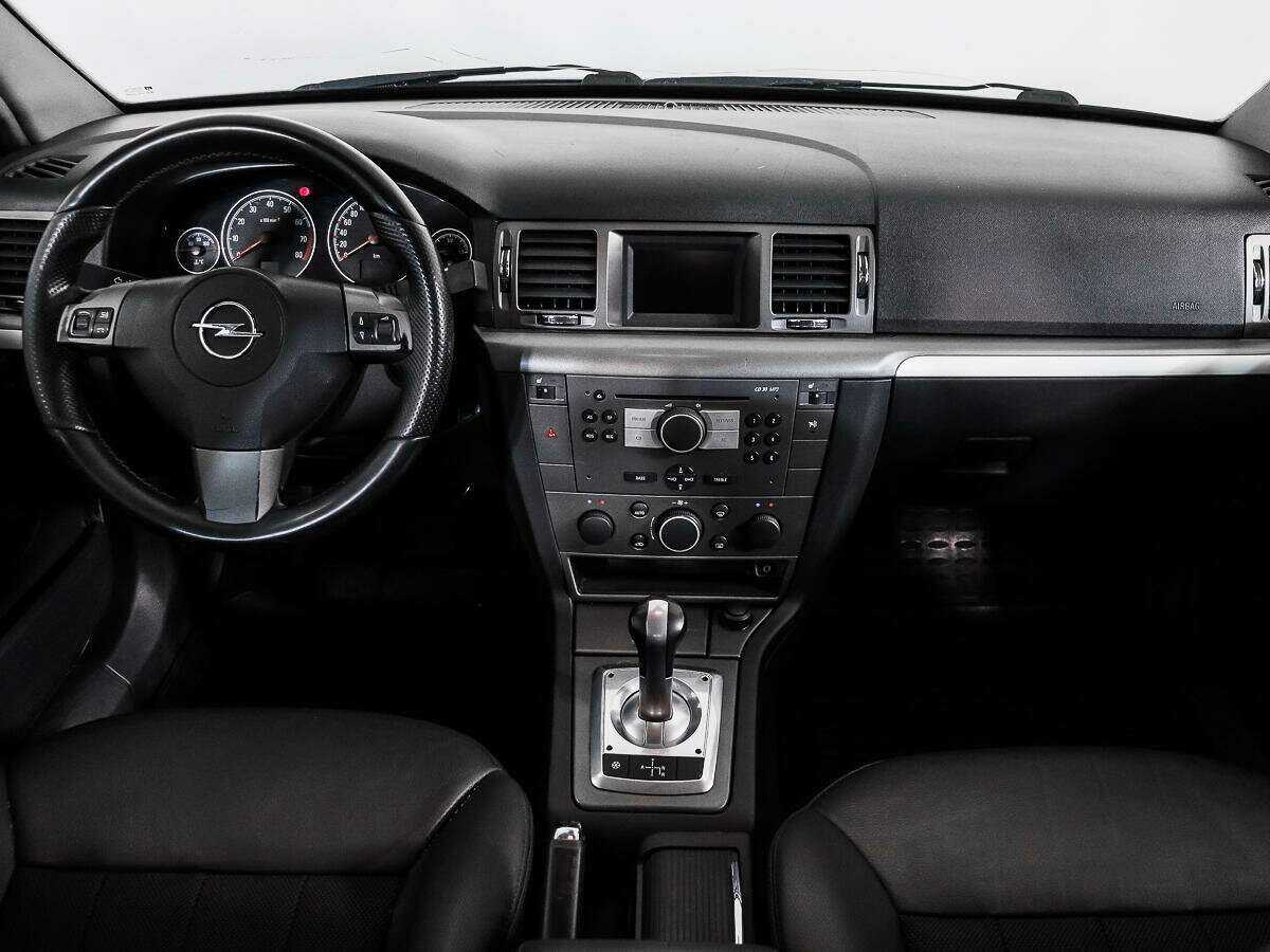 Opel Vectra с пробегом — 2008 год. Фото: #11