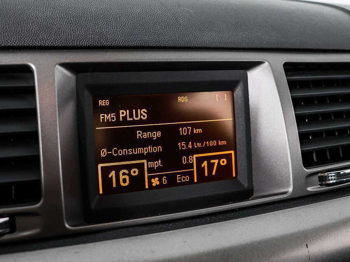 Opel Vectra с пробегом — 2008 год. Фото: #12