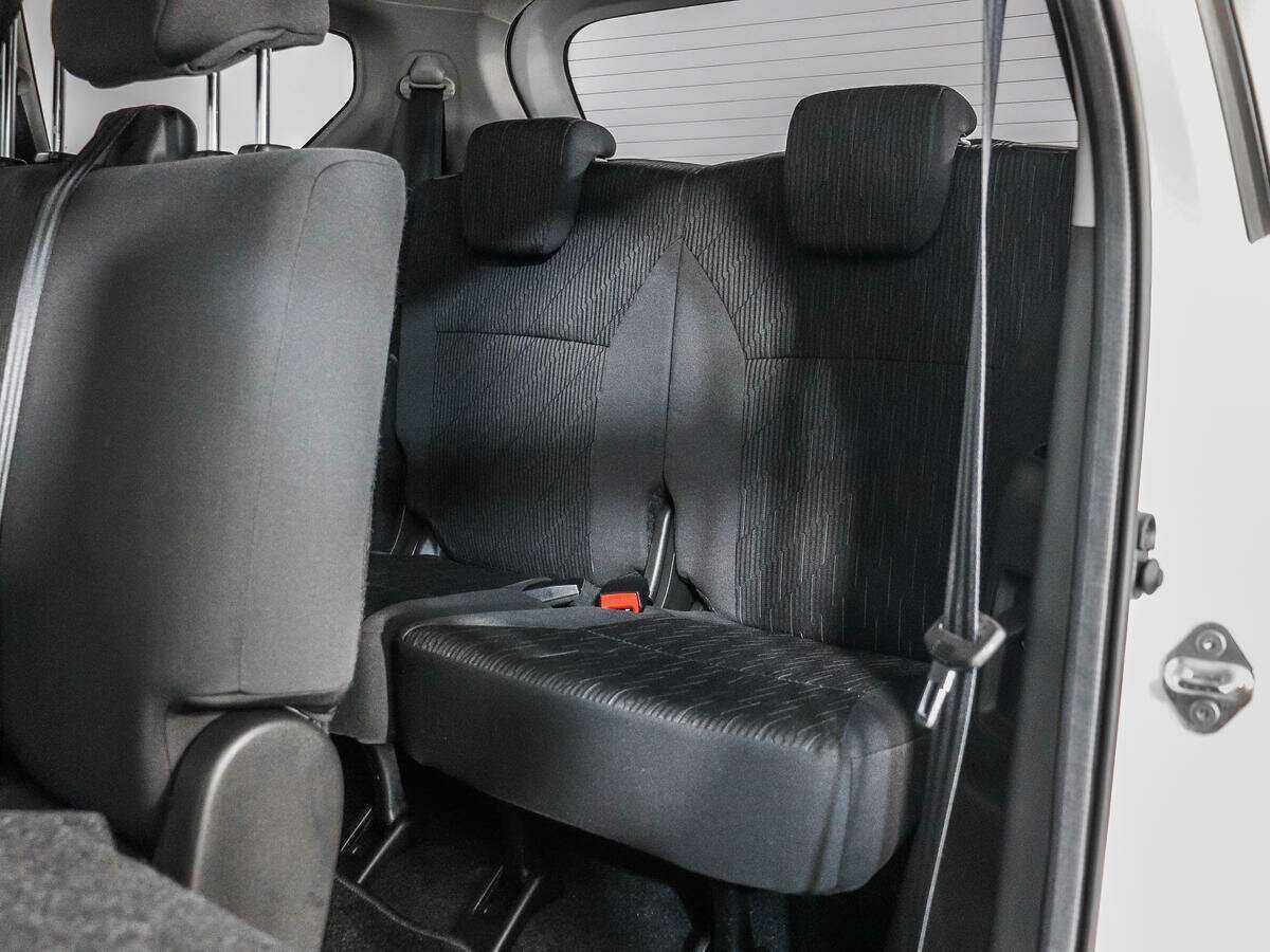 Suzuki Ertiga с пробегом — 2022 год. Фото: #11