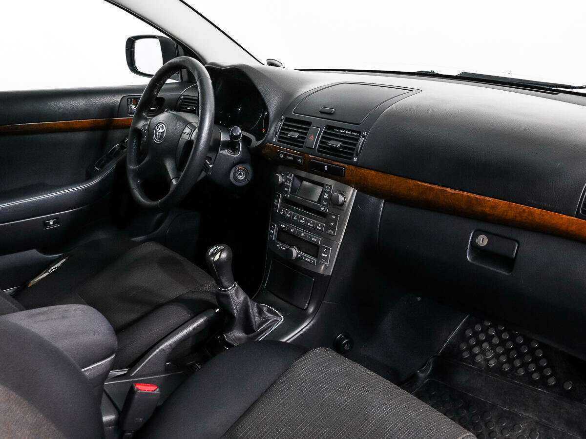 Toyota Avensis с пробегом — 2006 год. Фото: #10