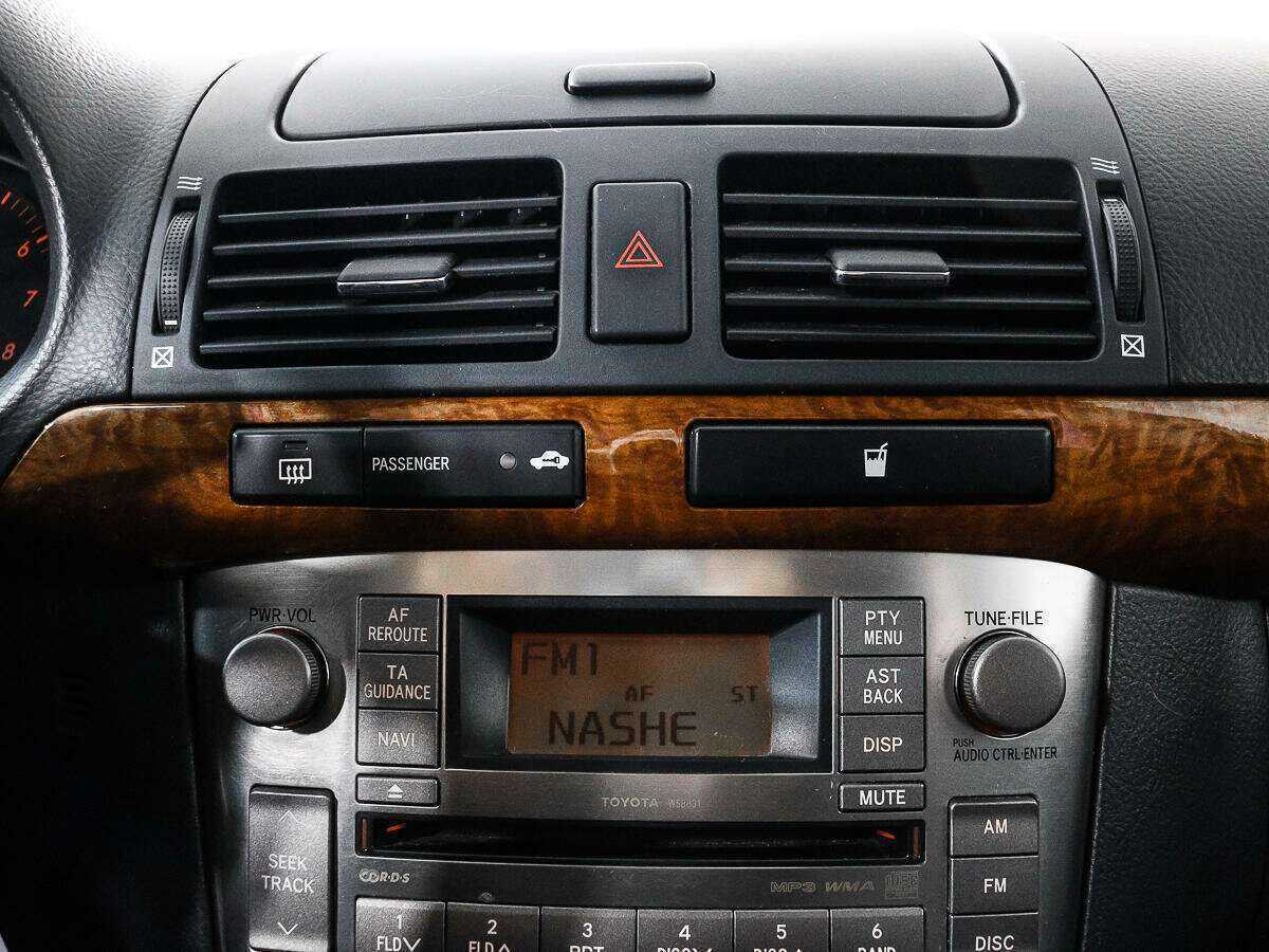 Toyota Avensis с пробегом — 2006 год. Фото: #12