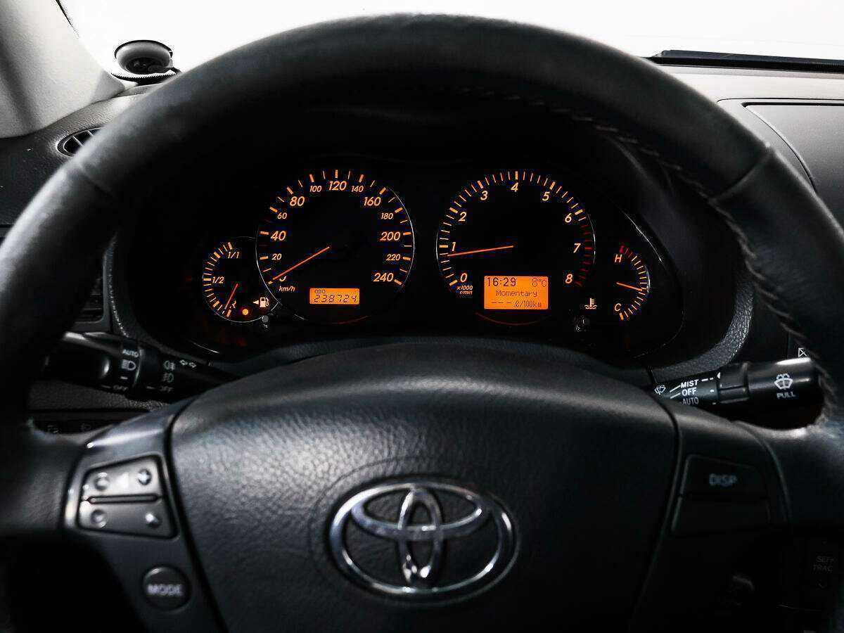 Toyota Avensis с пробегом — 2006 год. Фото: #14
