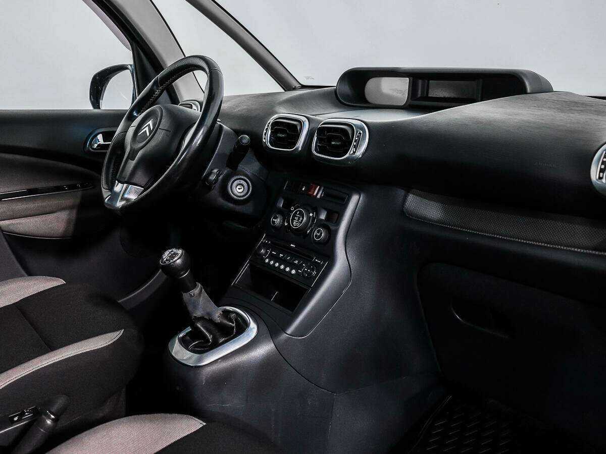 Citroen C3 Picasso с пробегом — 2009 год. Фото: #10