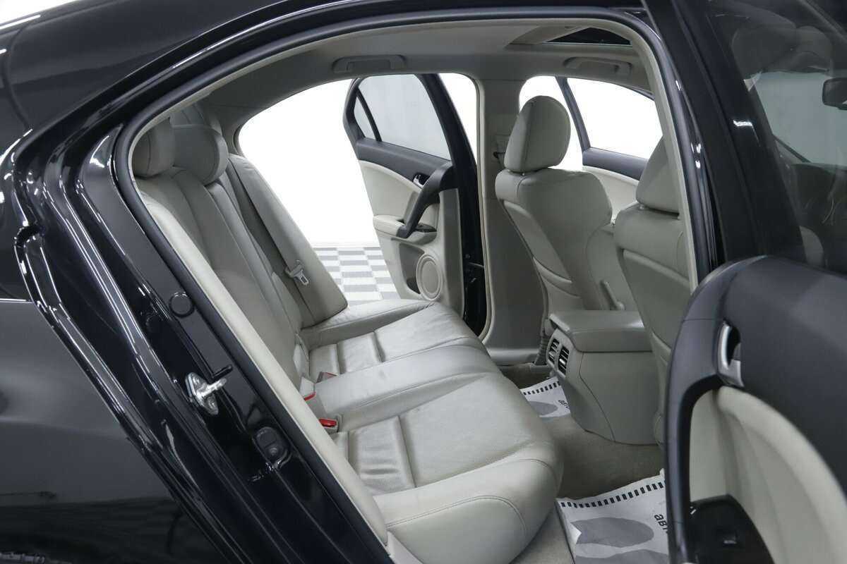 Honda Accord с пробегом — 2011 год. Фото: #17