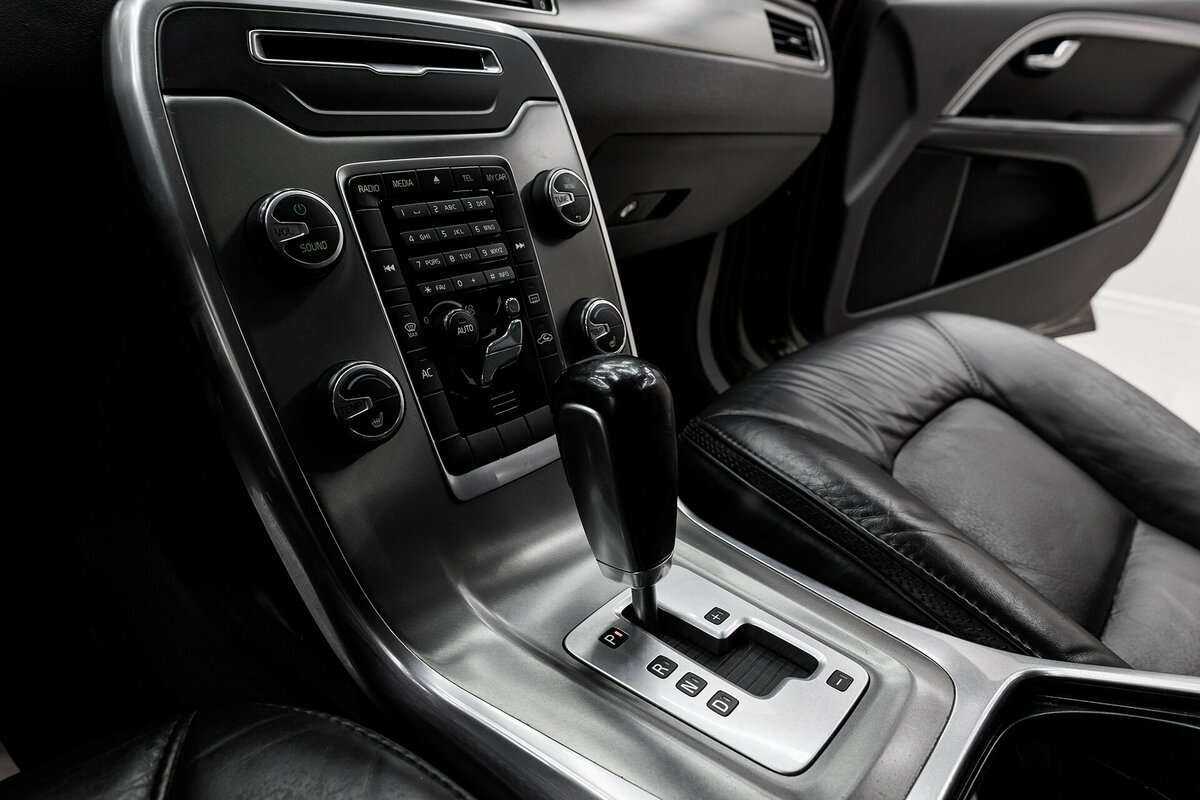 Volvo XC70 с пробегом — 2011 год. Фото: #10