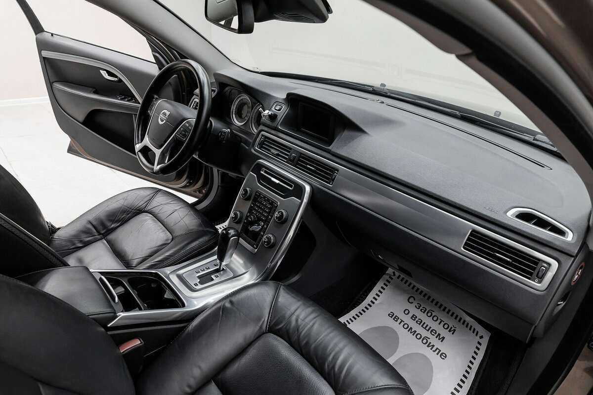 Volvo XC70 с пробегом — 2011 год. Фото: #12