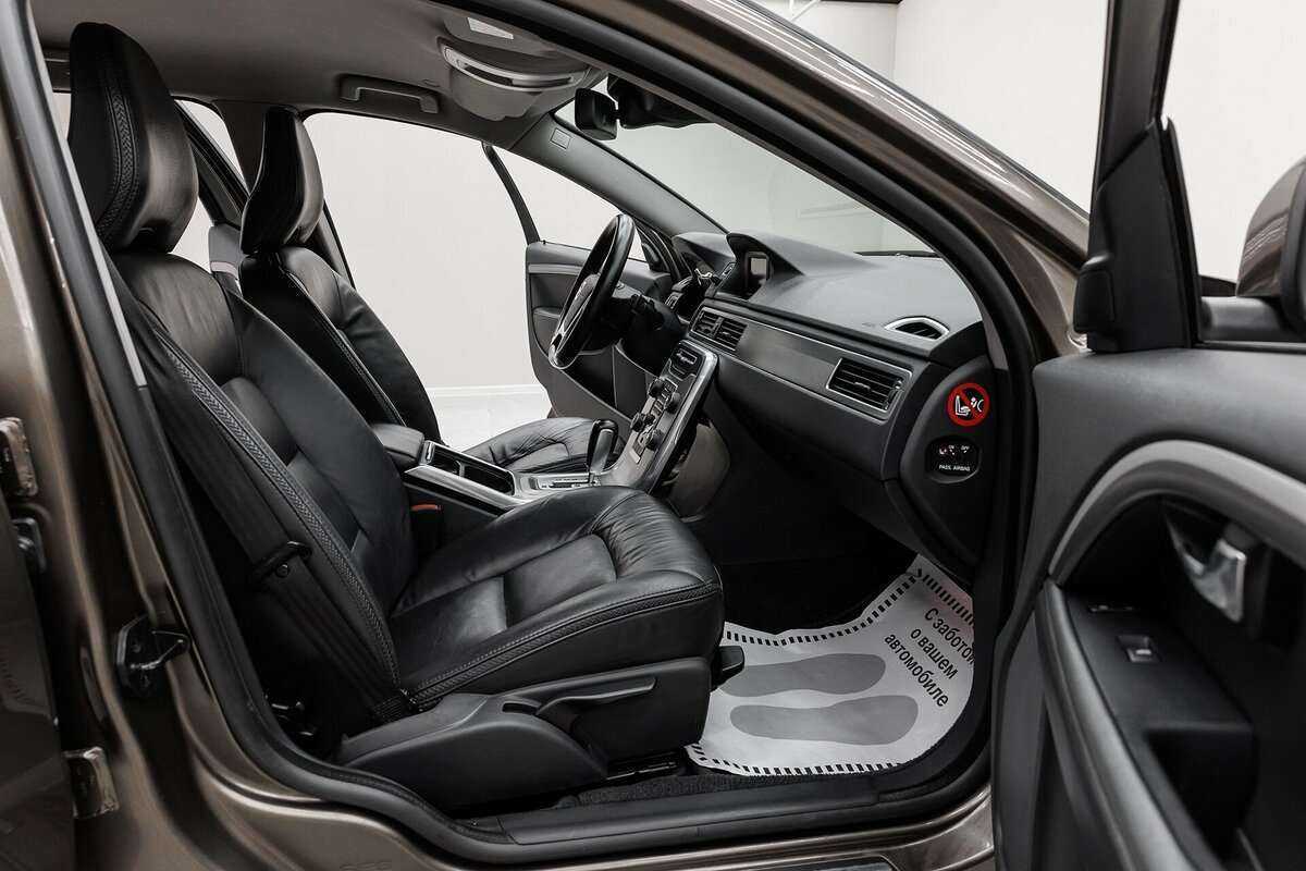 Volvo XC70 с пробегом — 2011 год. Фото: #13