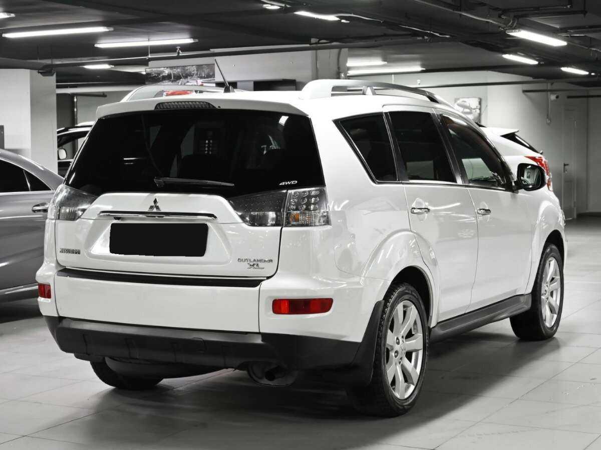 Mitsubishi Outlander с пробегом — 2010 год. Фото: #1