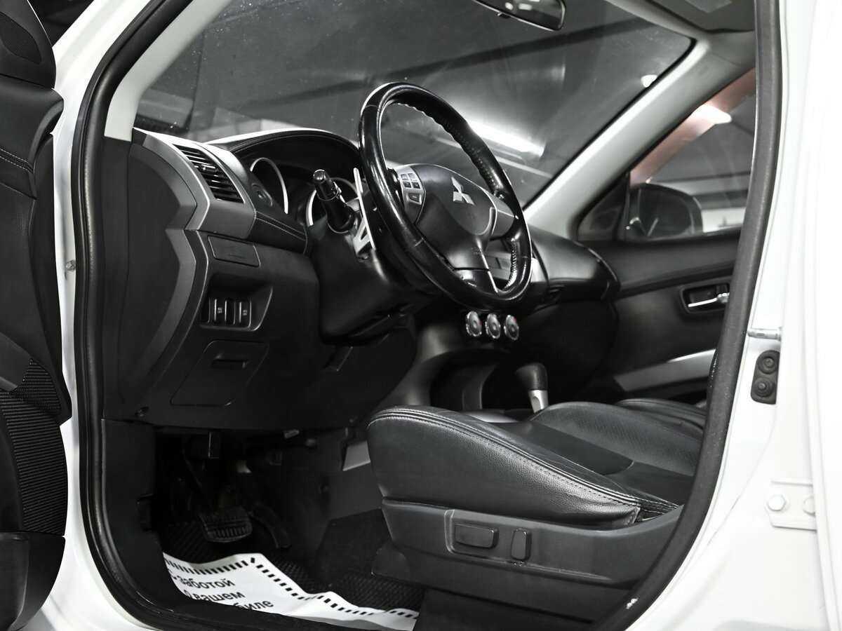 Mitsubishi Outlander с пробегом — 2010 год. Фото: #4