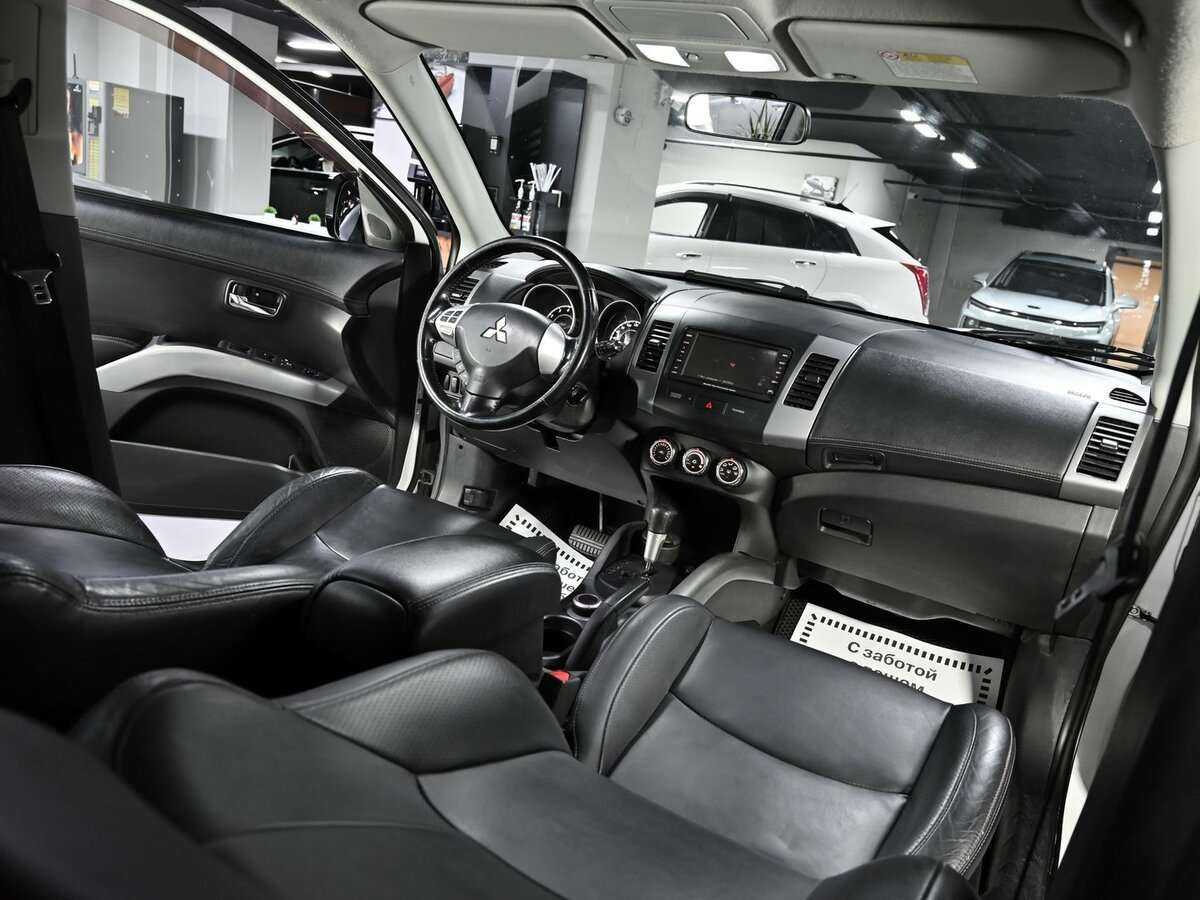 Mitsubishi Outlander с пробегом — 2010 год. Фото: #7
