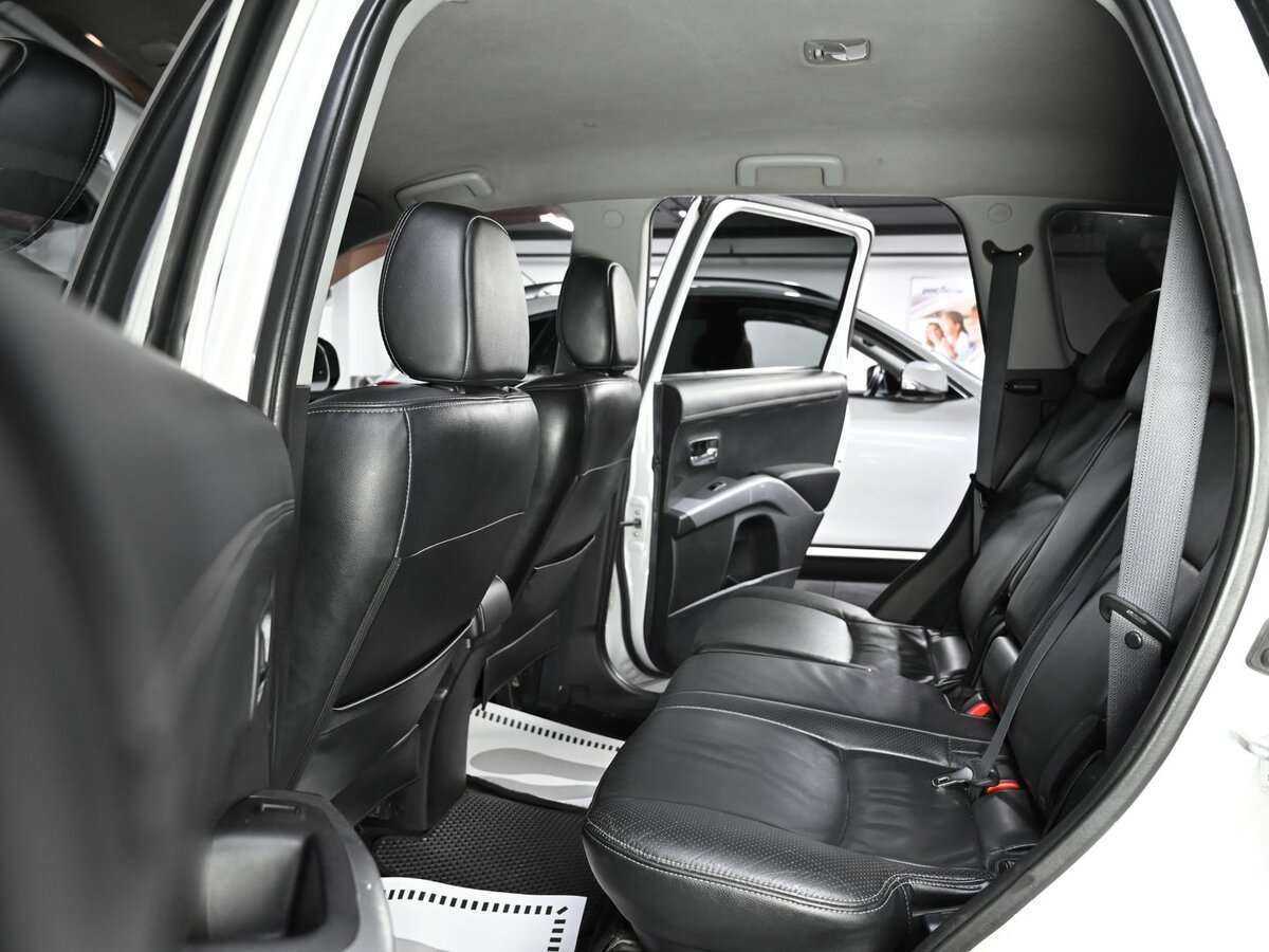 Mitsubishi Outlander с пробегом — 2010 год. Фото: #8