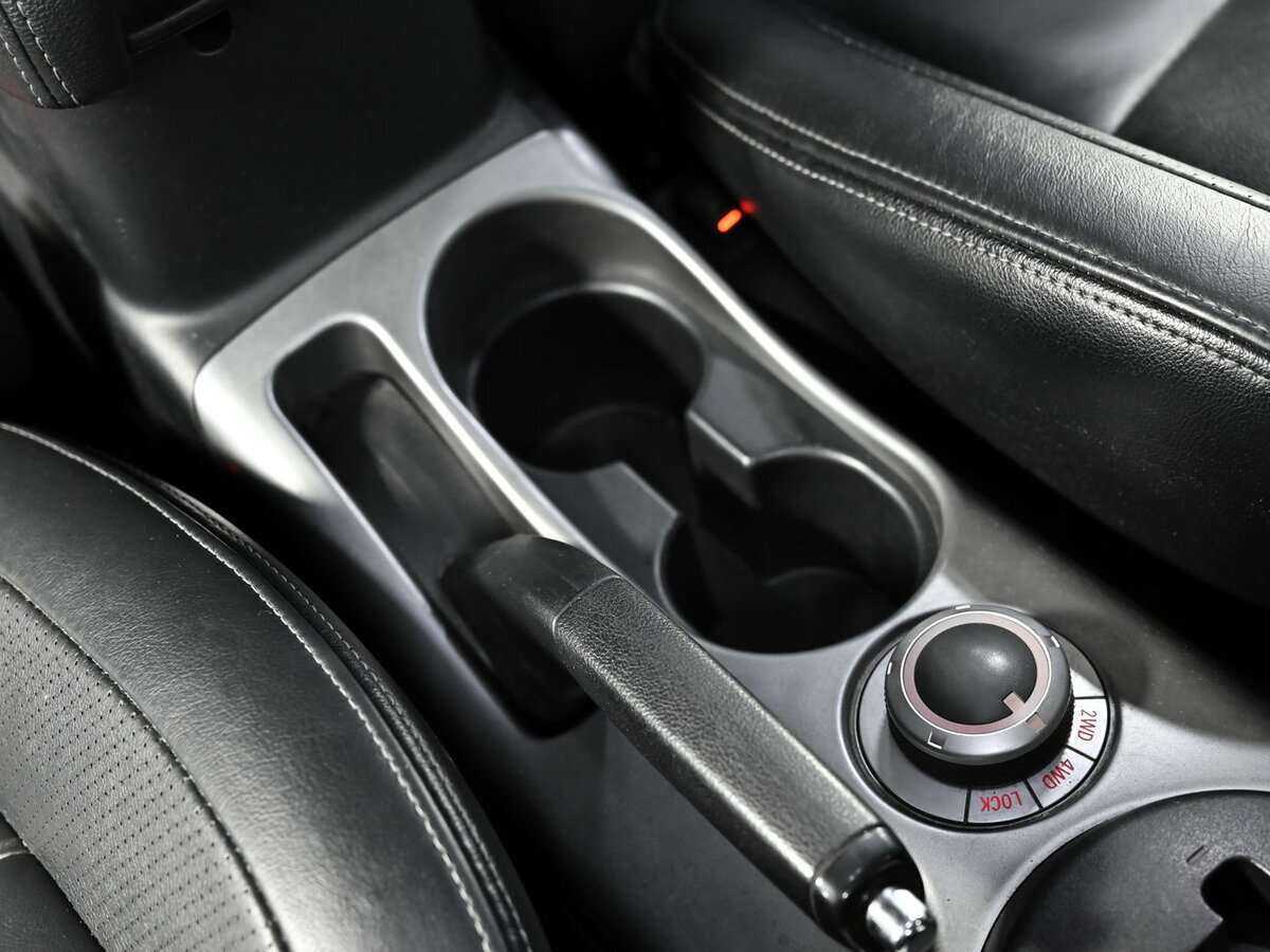 Mitsubishi Outlander с пробегом — 2010 год. Фото: #10