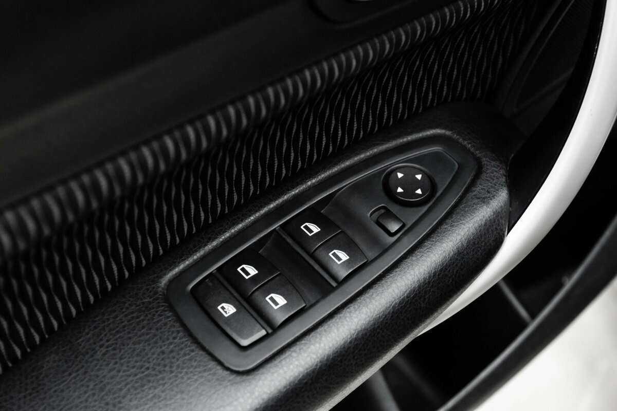 BMW 1 серии с пробегом — 2011 год. Фото: #6