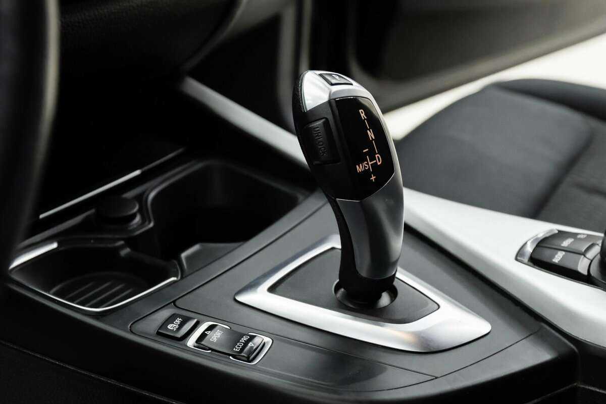 BMW 1 серии с пробегом — 2011 год. Фото: #11