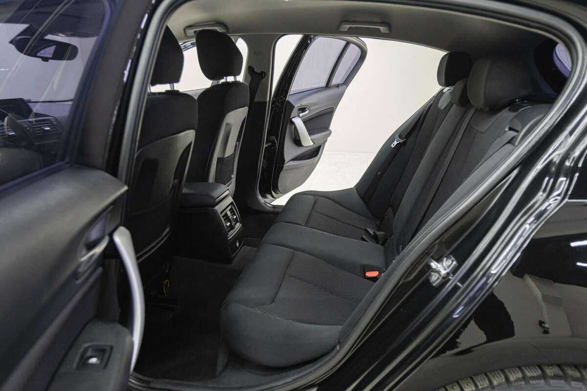 BMW 1 серии с пробегом — 2011 год. Фото: #13