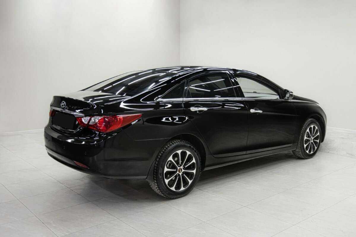 Hyundai Sonata с пробегом — 2011 год. Фото: #3