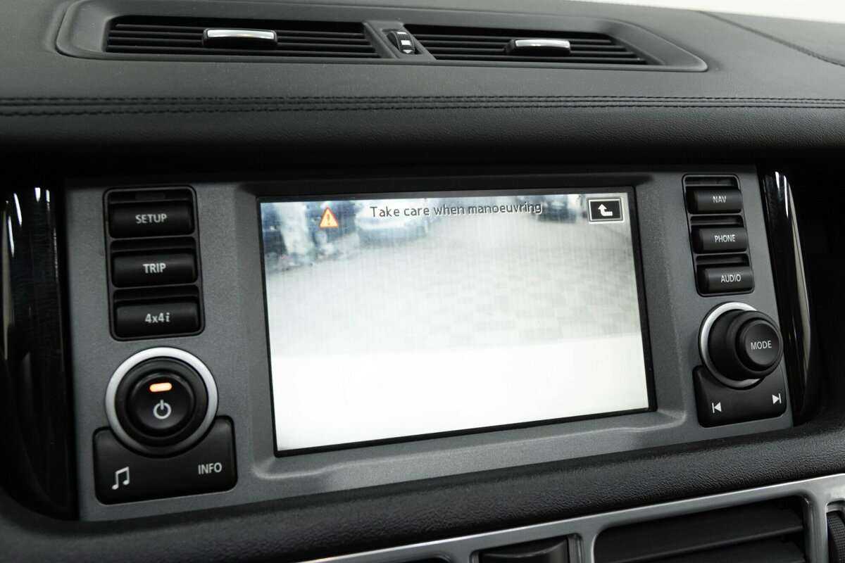 Land Rover Range Rover с пробегом — 2009 год. Фото: #17