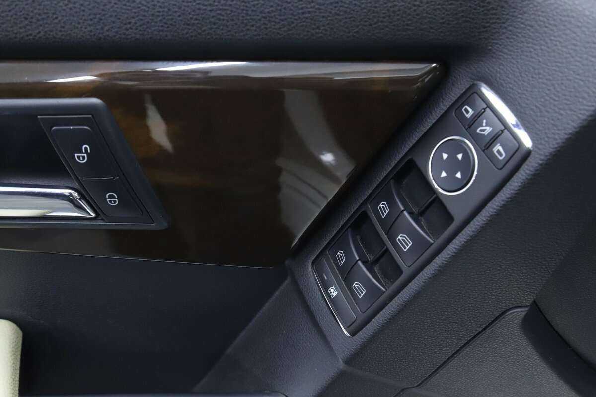 Mercedes-Benz GLK-Класс с пробегом — 2010 год. Фото: #8