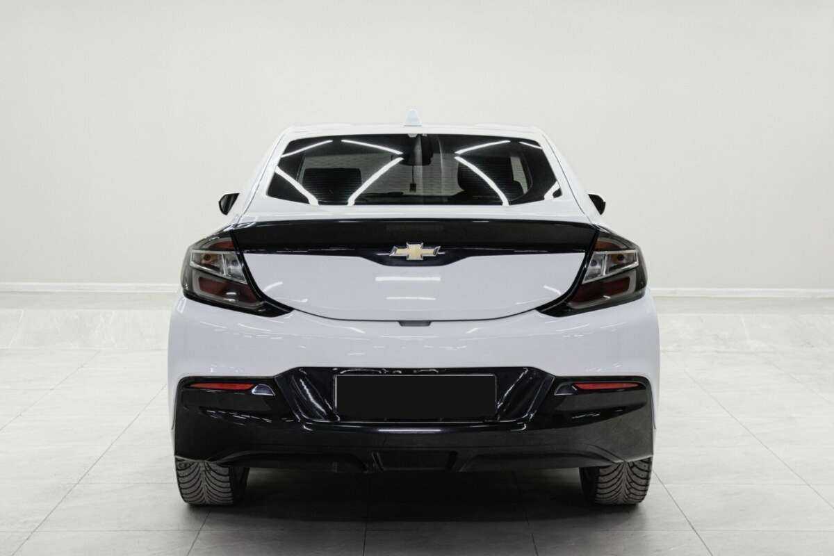 Chevrolet Volt с пробегом — 2016 год. Фото: #4