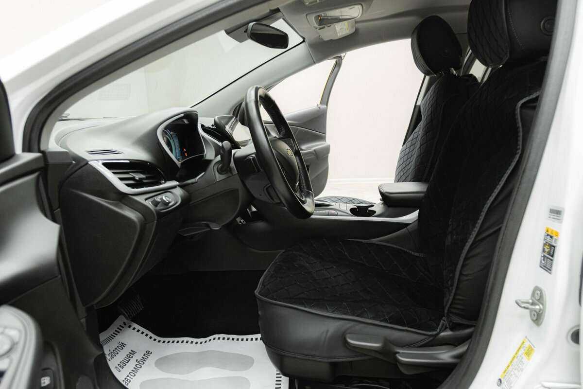 Chevrolet Volt с пробегом — 2016 год. Фото: #6