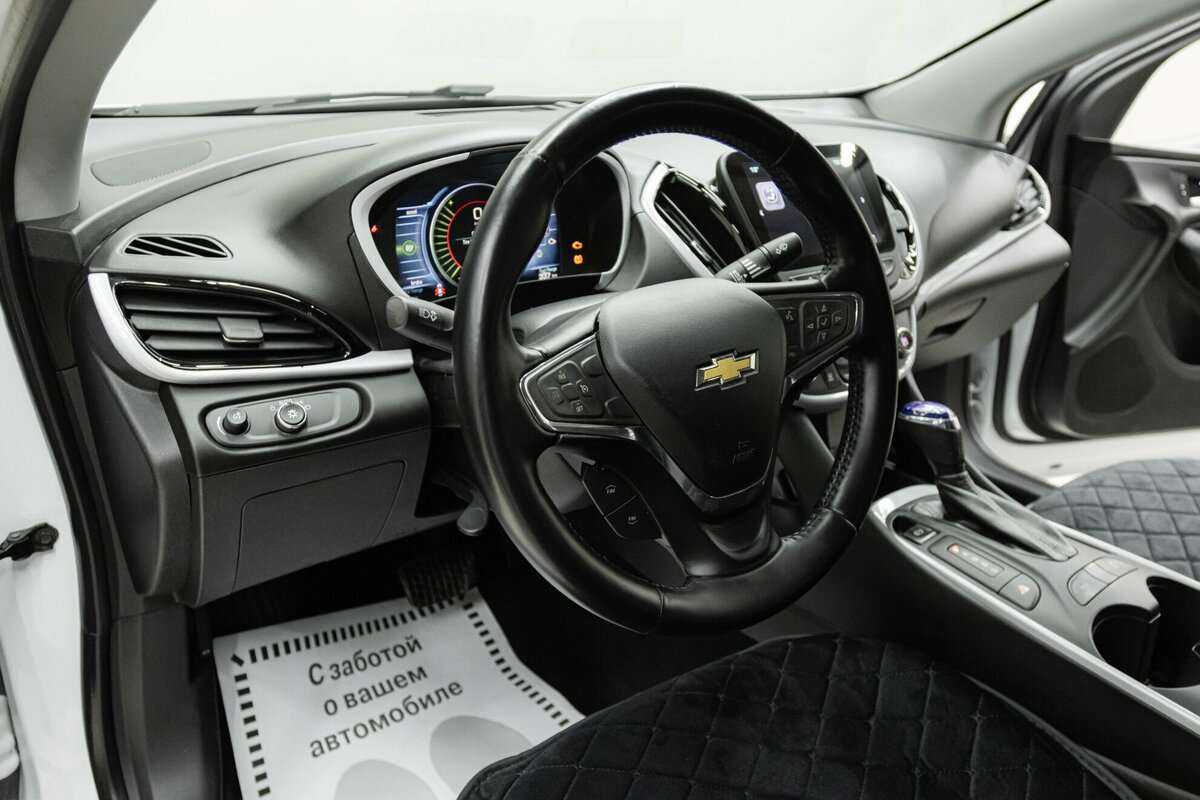 Chevrolet Volt с пробегом — 2016 год. Фото: #7