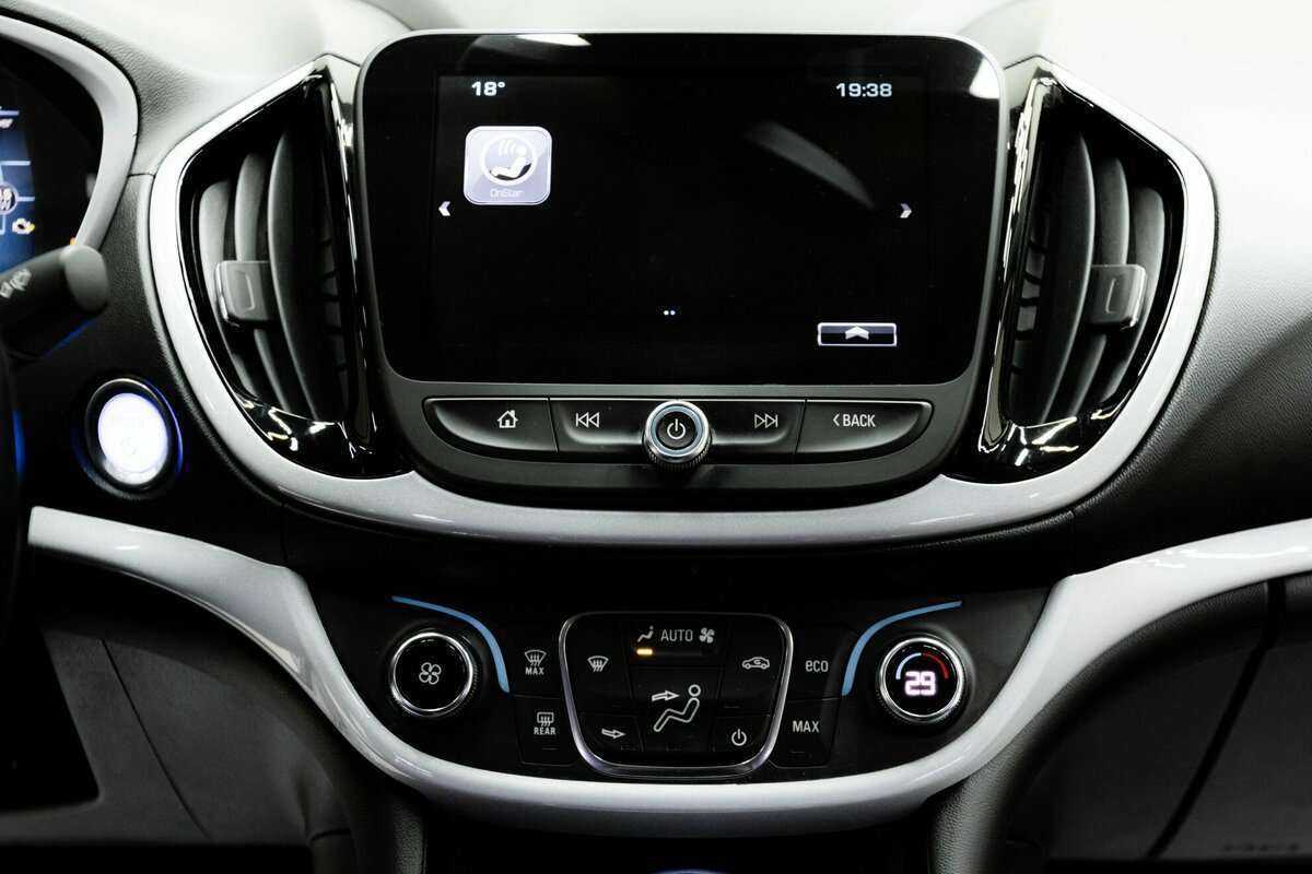 Chevrolet Volt с пробегом — 2016 год. Фото: #11