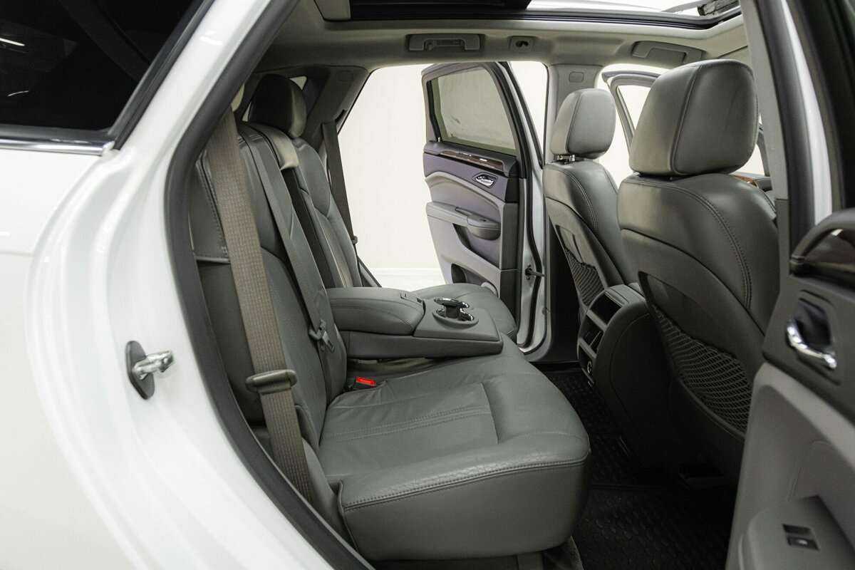 Cadillac SRX с пробегом — 2011 год. Фото: #19