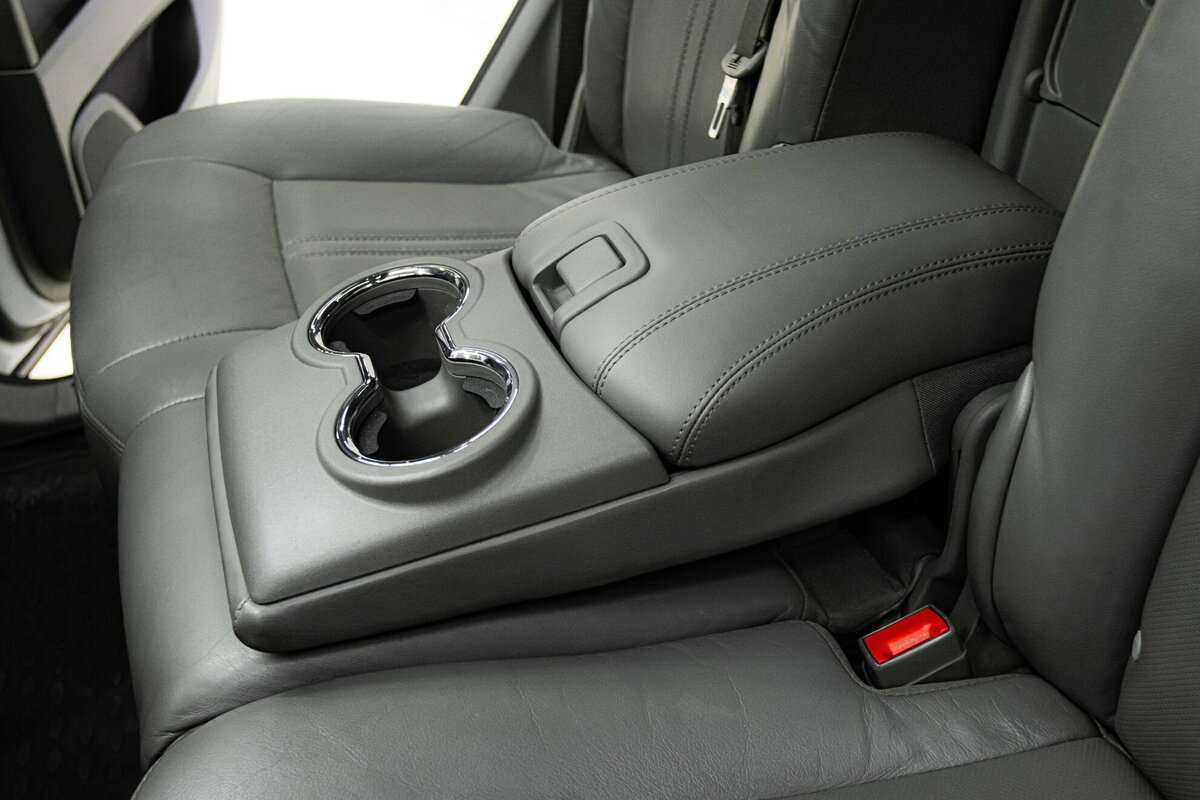 Cadillac SRX с пробегом — 2011 год. Фото: #20